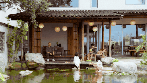 Thế chấp nhà ở thành phố, vợ chồng mang 47 tỷ đồng về quê xây biệt thự 2.000m2: Gia đình 5 người sống không thiết bị công nghệ vẫn khiến nhiều người ghen tị- Ảnh 2. Thế chấp nhà ở thành phố, vợ chồng mang 47 tỷ đồng về quê xây biệt thự 2.000m2: Gia đình 5 người sống không thiết bị công nghệ vẫn khiến nhiều người ghen tị- Ảnh 2.