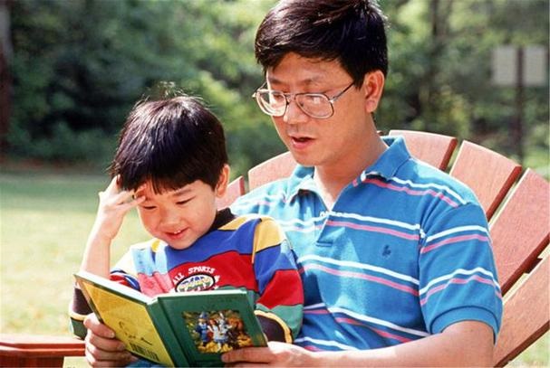 Nghiên cứu phát hiện: Đàn ông có con ở độ tuổi này, con đẻ ra sẽ thông minh hơn!- Ảnh 1.