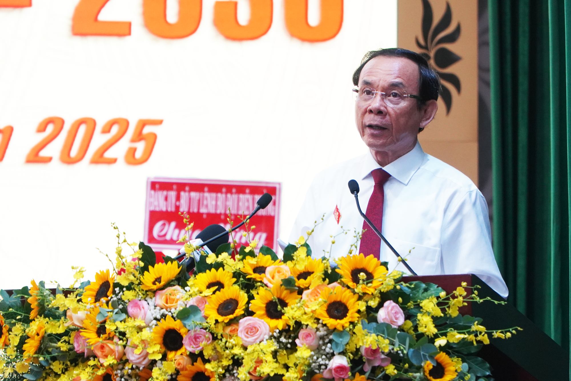 Bí thư Thành ủy TP HCM Nguyễn Văn Nên giữ chức Bí thư Đảng ủy Quân sự thành phố- Ảnh 4. Bí thư Thành ủy TP HCM Nguyễn Văn Nên giữ chức Bí thư Đảng ủy Quân sự thành phố- Ảnh 4.