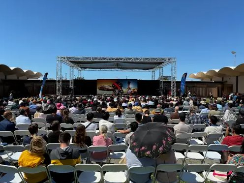 Bên trong ‘giáo phái’ Tesla: Một ngày đột nhập câu lạc bộ tín đồ của Elon Musk- Ảnh 2. Bên trong ‘giáo phái’ Tesla: Một ngày đột nhập câu lạc bộ tín đồ của Elon Musk- Ảnh 2.