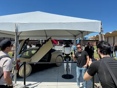 Bên trong ‘giáo phái’ Tesla: Một ngày đột nhập câu lạc bộ tín đồ của Elon Musk- Ảnh 5. Bên trong ‘giáo phái’ Tesla: Một ngày đột nhập câu lạc bộ tín đồ của Elon Musk- Ảnh 5.