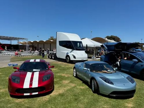 Bên trong ‘giáo phái’ Tesla: Một ngày đột nhập câu lạc bộ tín đồ của Elon Musk- Ảnh 6. Bên trong ‘giáo phái’ Tesla: Một ngày đột nhập câu lạc bộ tín đồ của Elon Musk- Ảnh 6.