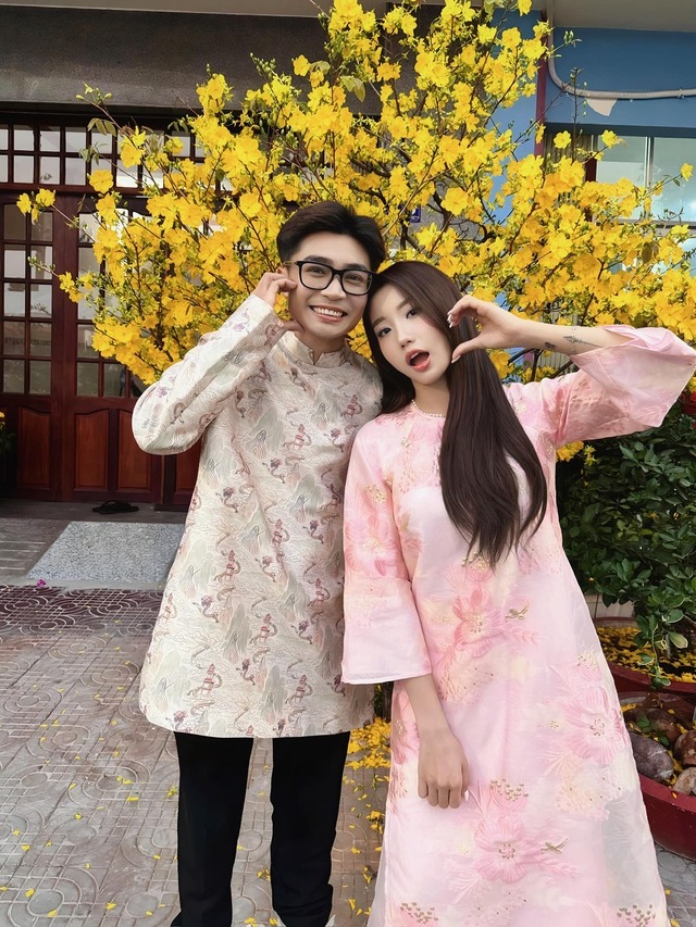 Người đẹp showbiz làm dâu gia đình giàu nổi tiếng ở Đồng Tháp: 18 tuổi bước chân vào giới thượng lưu, được nhà chồng cưng chiều như trứng mỏng- Ảnh 4. Người đẹp showbiz làm dâu gia đình giàu nổi tiếng ở Đồng Tháp: 18 tuổi bước chân vào giới thượng lưu, được nhà chồng cưng chiều như trứng mỏng- Ảnh 4.
