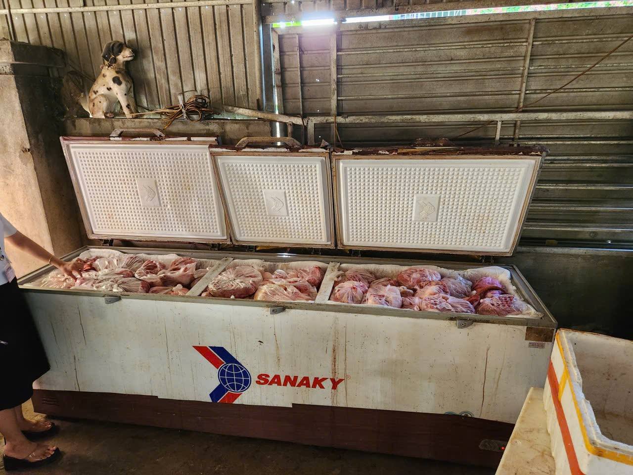 Phát hiện bí mật khủng bên trong 7 tủ cấp đông ở Nghệ An, Công an lập tức yêu cầu mang đi tiêu huỷ- Ảnh 2.