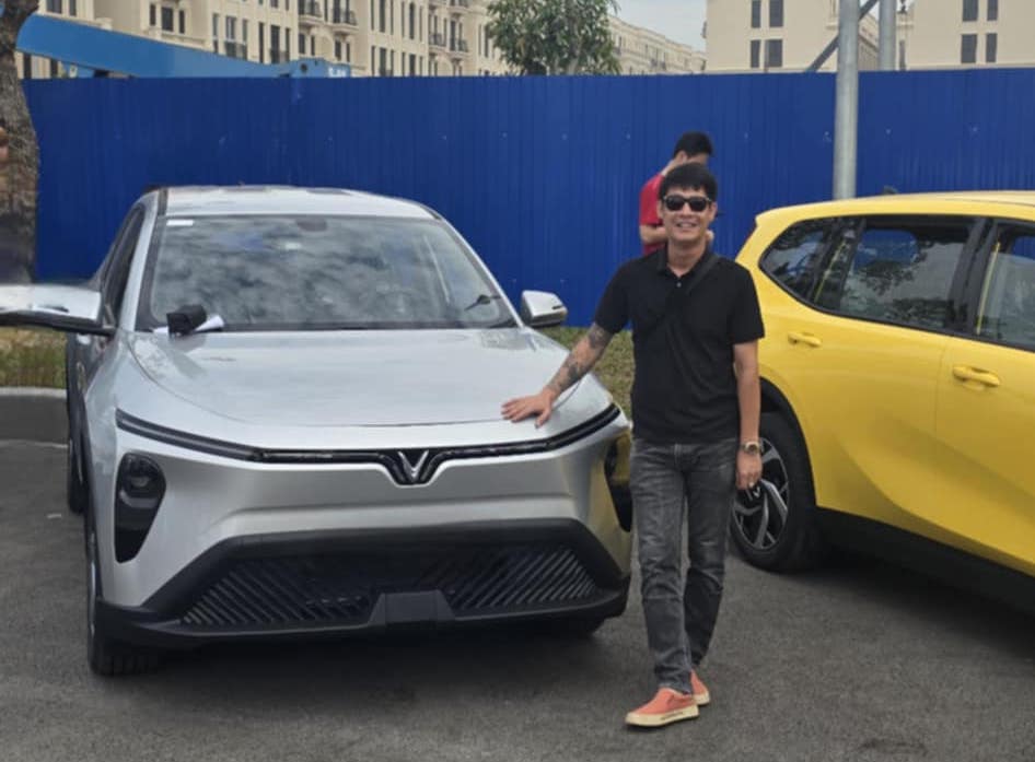 Các xưởng độ "sống" nhờ VinFast Limo Green: Vài triệu mỗi hạng mục nhưng sắp hàng chục nghìn xe ra vào mỗi ngày- Ảnh 4.