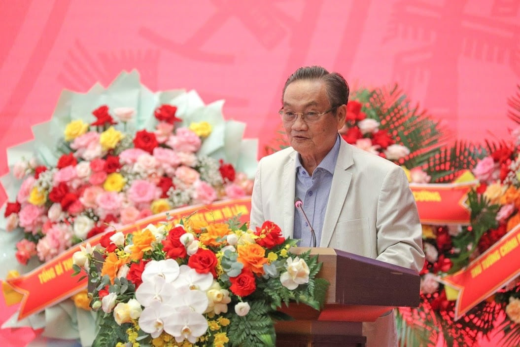 TS. Trần Du Lịch: Thị trường bất động sản hiện nay như 'máy bay chỉ có hạng thương gia’- Ảnh 1. TS. Trần Du Lịch: Thị trường bất động sản hiện nay như 'máy bay chỉ có hạng thương gia’- Ảnh 1.