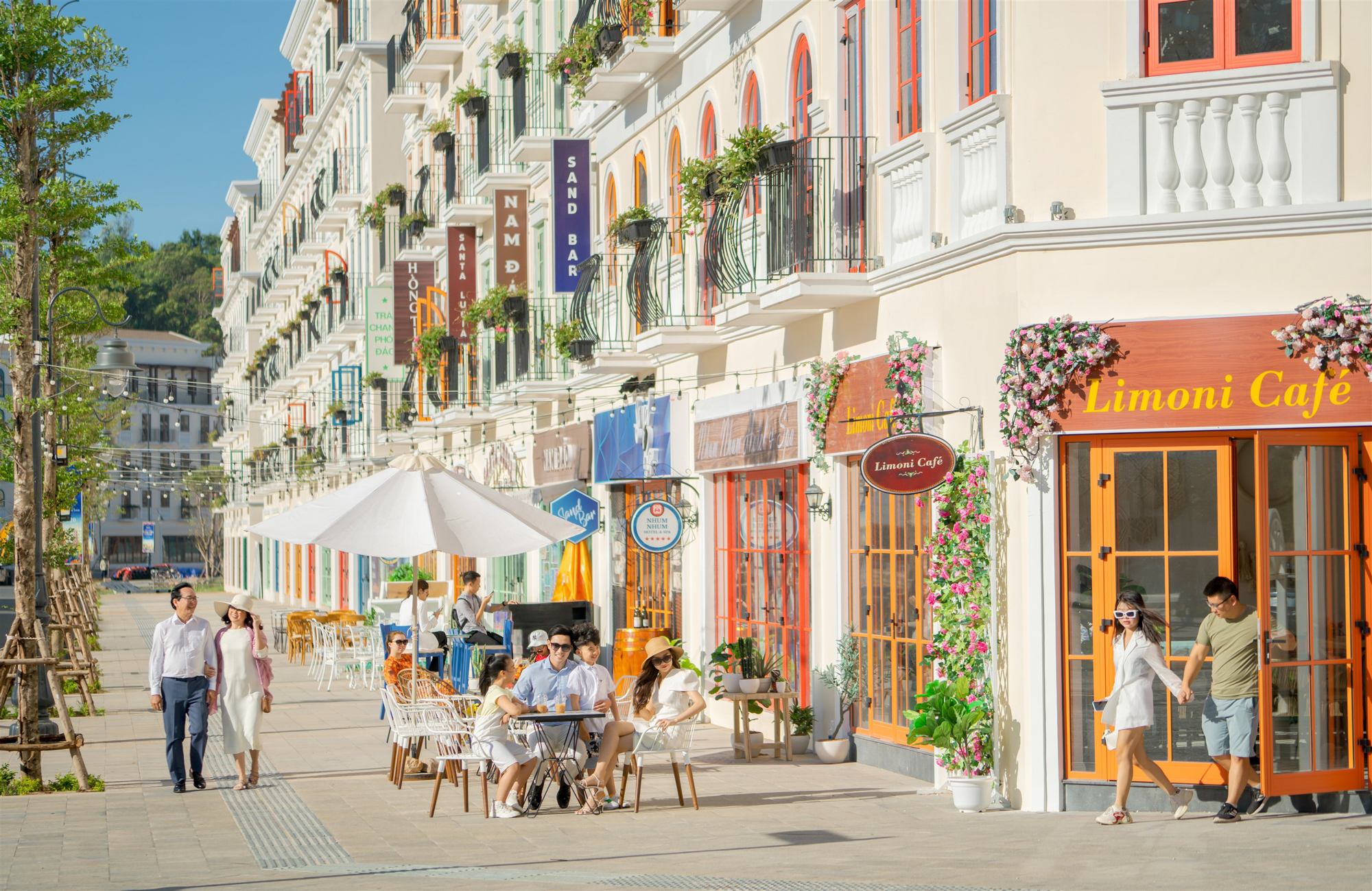 3 hòn đảo có sân bay ở Việt Nam: Nơi là thiên đường nghỉ dưỡng, nơi có đường cao tốc, nơi thu hơn 3.000 tỷ mỗi năm nhờ du lịch- Ảnh 4. 3 hòn đảo có sân bay ở Việt Nam: Nơi là thiên đường nghỉ dưỡng, nơi có đường cao tốc, nơi thu hơn 3.000 tỷ mỗi năm nhờ du lịch- Ảnh 4.