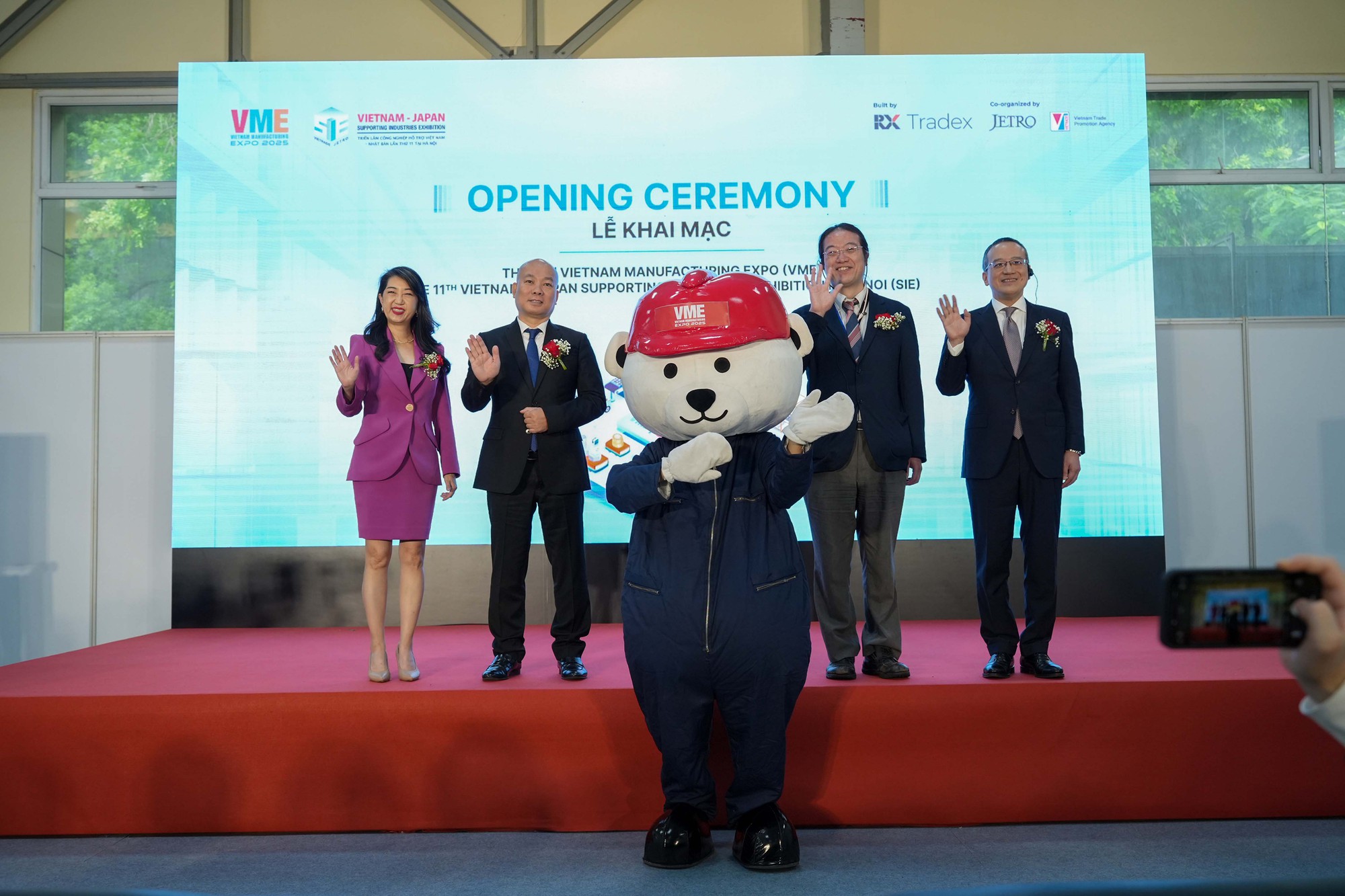 Hai triển lãm công nghiệp hàng đầu Việt Nam – Nhật Bản chính thức khai mạc tại Hà Nội- Ảnh 1. Hai triển lãm công nghiệp hàng đầu Việt Nam – Nhật Bản chính thức khai mạc tại Hà Nội- Ảnh 1.