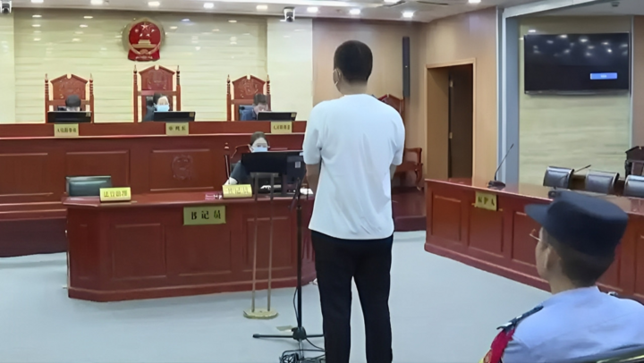 Con thi đạt điểm thấp, gia đình nộp 7,3 tỷ đồng chạy 'suất nội bộ' vào đại học- Ảnh 2. Con thi đạt điểm thấp, gia đình nộp 7,3 tỷ đồng chạy 'suất nội bộ' vào đại học- Ảnh 2.