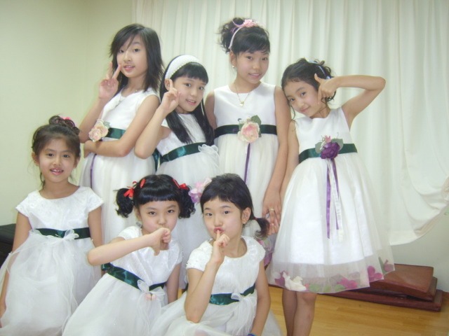 Idol nhí từng thi Hoa hậu, làm người mẫu đình đám, bất ngờ được bắt gặp dạy Toán ở "lò luyện khét tiếng" giữa Thủ đô- Ảnh 1. Idol nhí từng thi Hoa hậu, làm người mẫu đình đám, bất ngờ được bắt gặp dạy Toán ở "lò luyện khét tiếng" giữa Thủ đô- Ảnh 1.