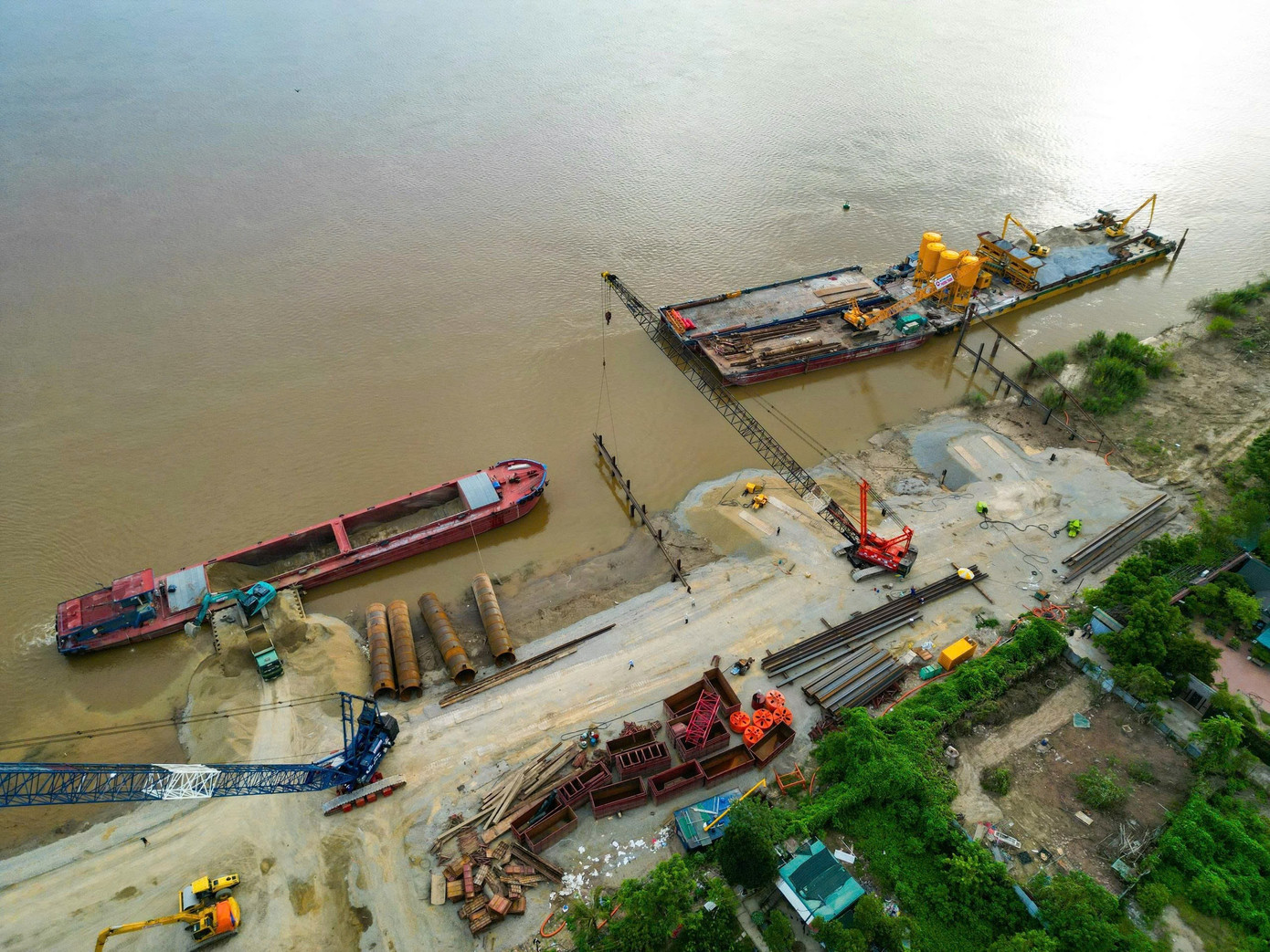 Hiện trạng dự án cầu Tứ Liên gần 20.000 tỷ đồng sau hơn 2 tháng triển khai- Ảnh 16. Hiện trạng dự án cầu Tứ Liên gần 20.000 tỷ đồng sau hơn 2 tháng triển khai- Ảnh 16.