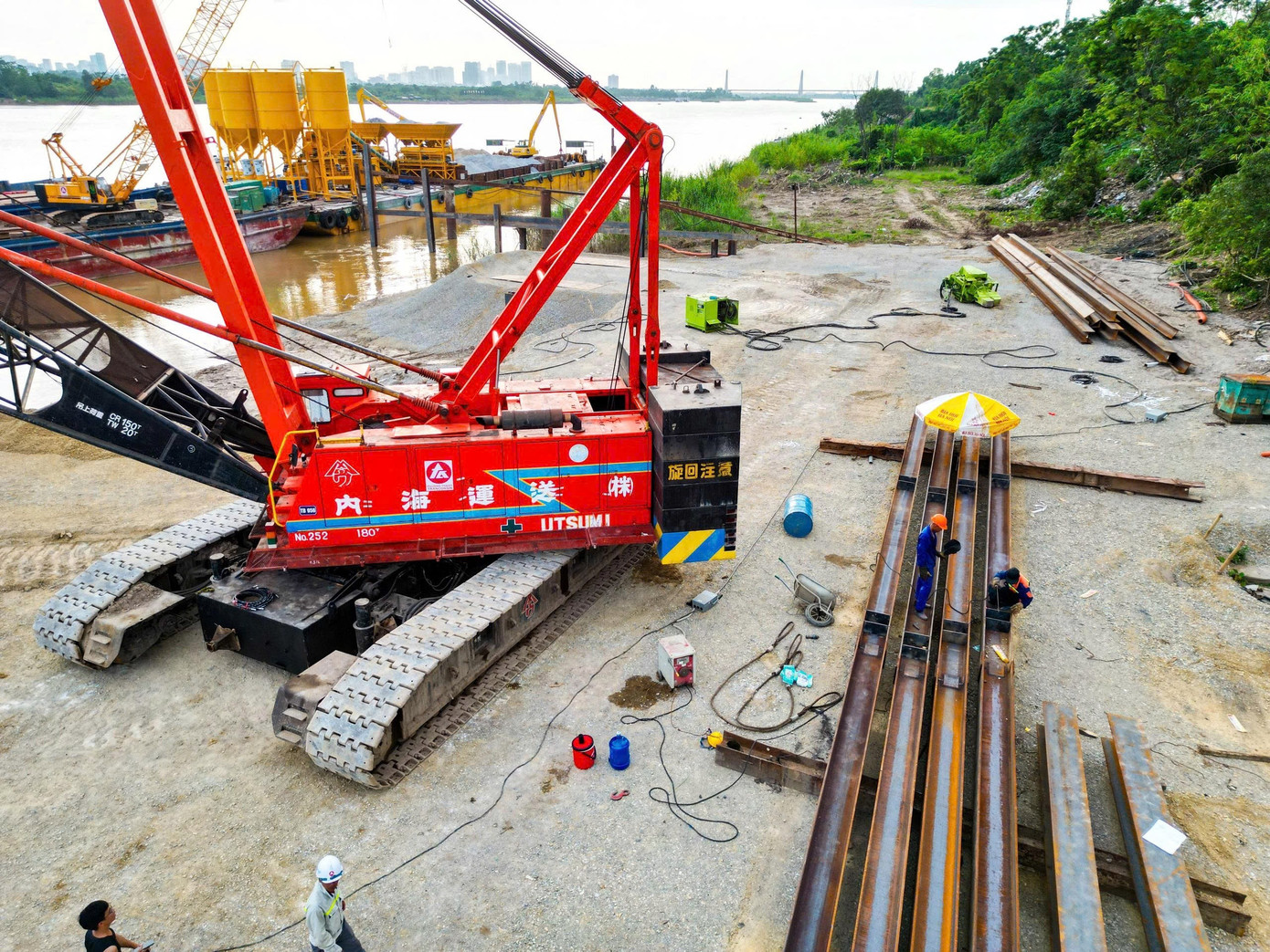Hiện trạng dự án cầu Tứ Liên gần 20.000 tỷ đồng sau hơn 2 tháng triển khai- Ảnh 2. Hiện trạng dự án cầu Tứ Liên gần 20.000 tỷ đồng sau hơn 2 tháng triển khai- Ảnh 2.