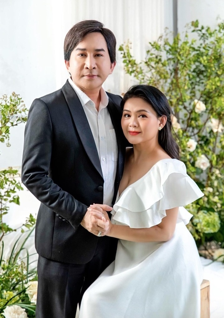 'Vua cải lương' sở hữu 1000 cây vàng, U60 sống sung túc bên vợ ba kém 11 tuổi- Ảnh 3.