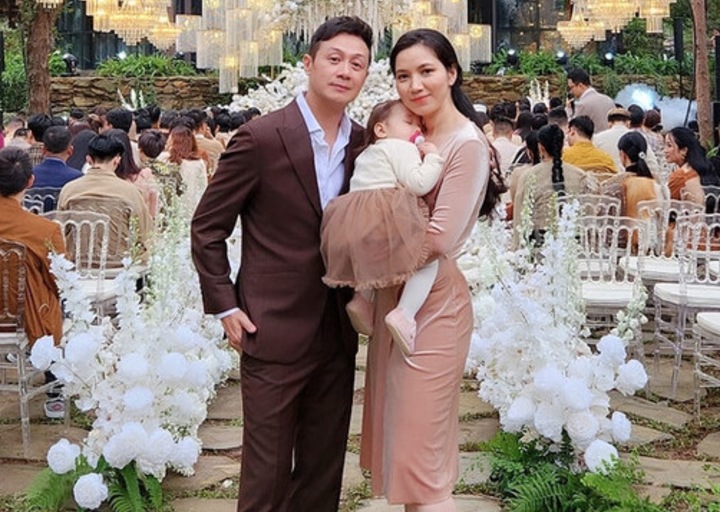Hôn nhân kín tiếng của 'nam thần VTV' bên bà xã kém 14 tuổi, từng thi hoa hậu- Ảnh 4. Hôn nhân kín tiếng của 'nam thần VTV' bên bà xã kém 14 tuổi, từng thi hoa hậu- Ảnh 4.