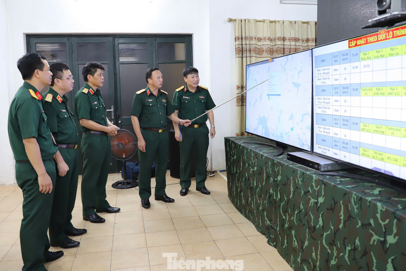 Xe pháo quân sự thực hành cơ động đêm về Quảng trường Ba Đình- Ảnh 8. Xe pháo quân sự thực hành cơ động đêm về Quảng trường Ba Đình- Ảnh 8.