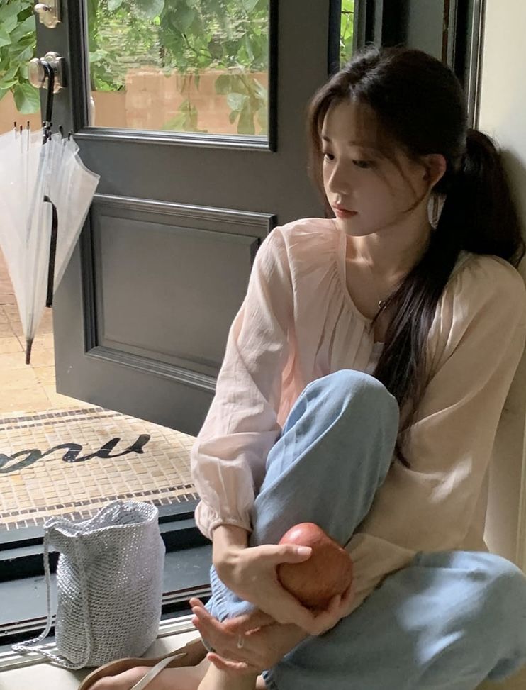 Tình hình bất ổn của cô gái 27 tuổi: Lương chưa tới 13 triệu, nợ 400 triệu…- Ảnh 1.