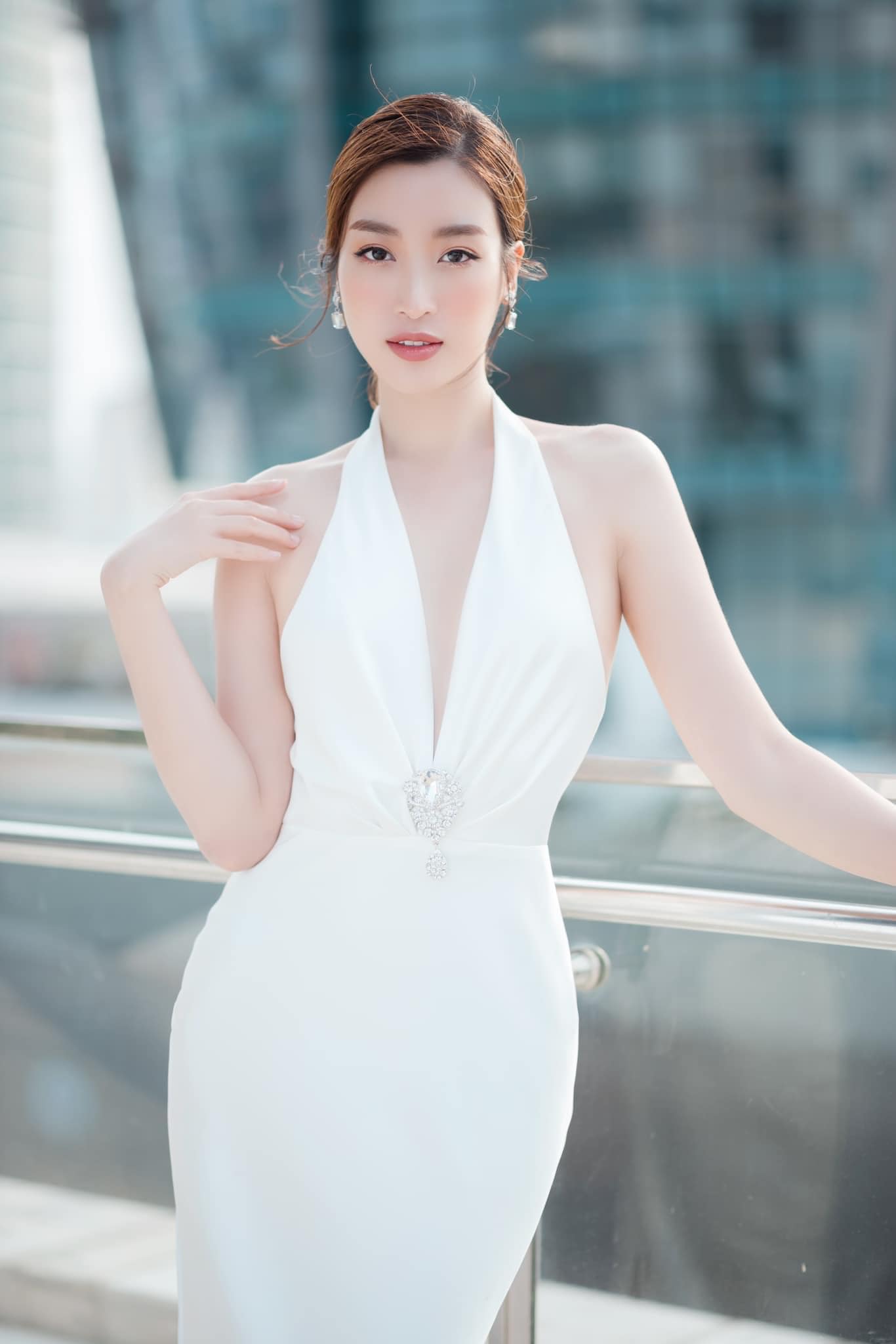 "Nàng hậu nghèo nhất showbiz" trở thành con dâu của gia tộc giàu có và quyền lực top đầu Việt Nam: Sống kín tiếng và khéo léo, có sự nghiệp riêng- Ảnh 7.