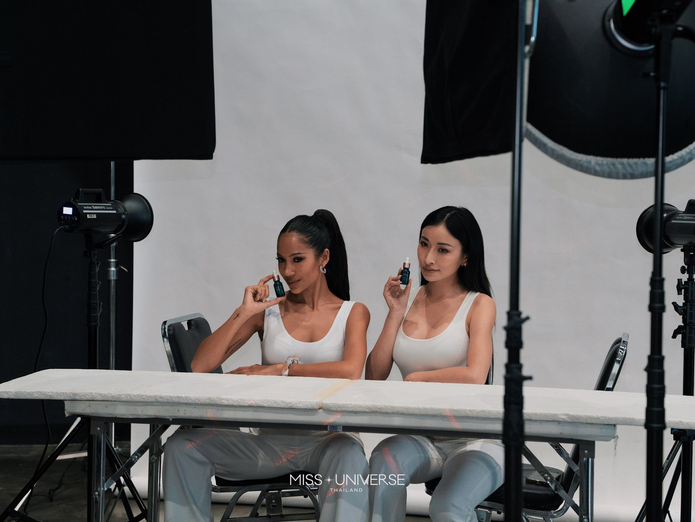 Chuyện gì đang xảy ra với Hoa hậu Hoàn vũ Thái Lan?- Ảnh 2.