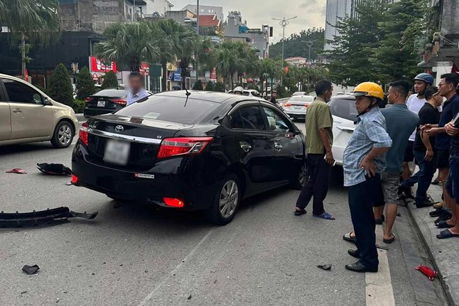Phó giám đốc thuộc BQL Khu Kinh tế Quảng Ninh gây tai nạn liên hoàn, nồng độ cồn vượt mức kịch khung- Ảnh 1. Phó giám đốc thuộc BQL Khu Kinh tế Quảng Ninh gây tai nạn liên hoàn, nồng độ cồn vượt mức kịch khung- Ảnh 1.