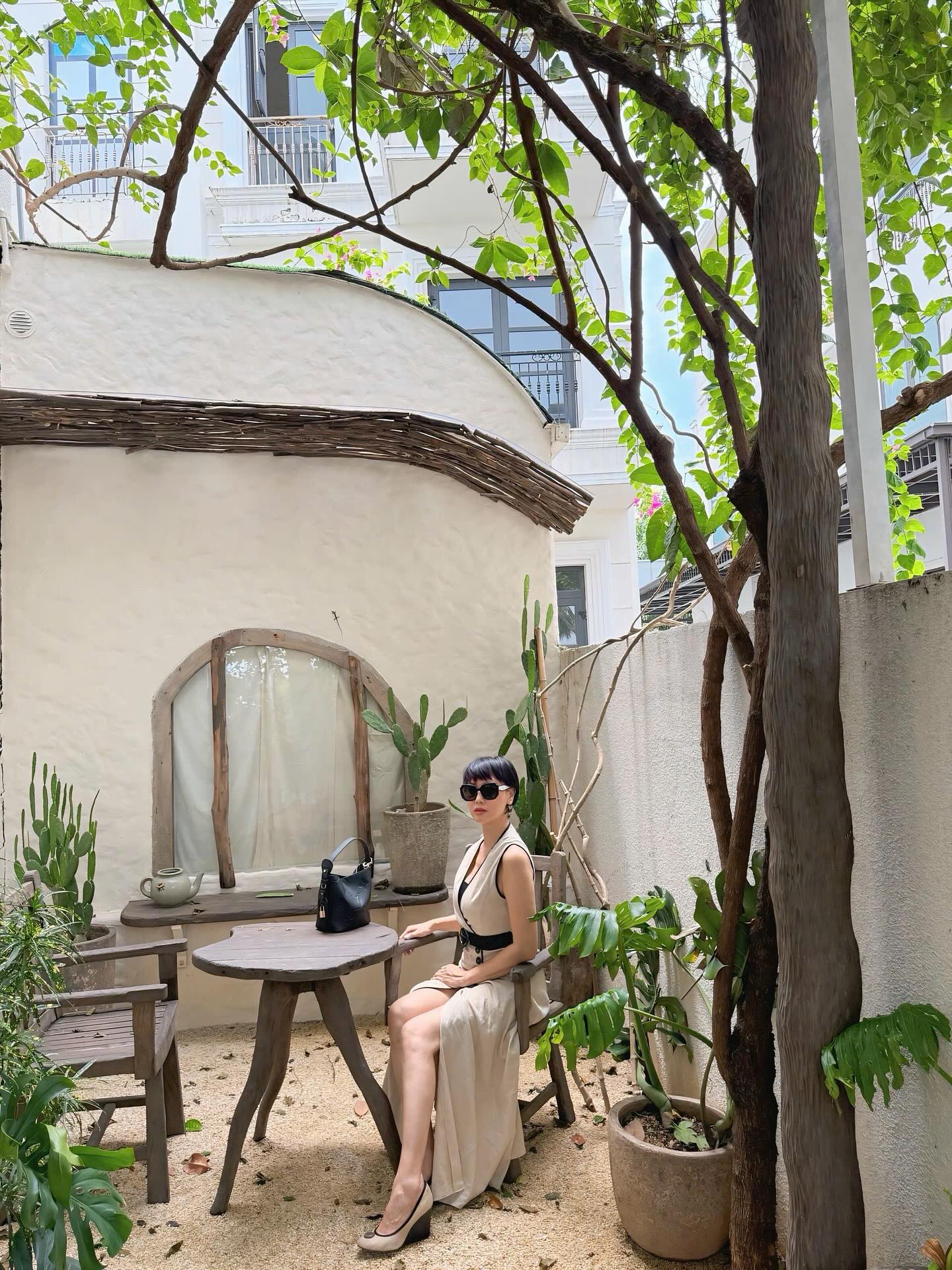 Mẹ vợ hot nhất làng bóng đá khoe chân dài cực phẩm, nhìn sang Doãn Hải My: Sao y bản chính!- Ảnh 3.