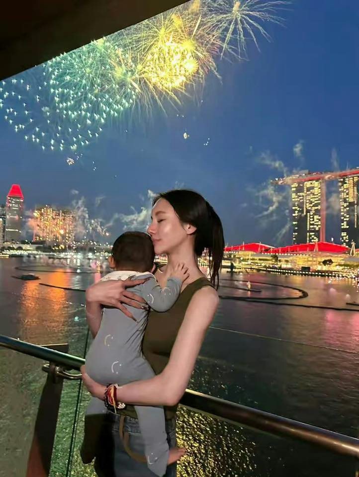 Lộ danh tính hot girl sinh con riêng cho thiếu gia sòng bạc Macau, còn ngang nhiên chọc tức "chính thất" siêu mẫu?- Ảnh 1. Lộ danh tính hot girl sinh con riêng cho thiếu gia sòng bạc Macau, còn ngang nhiên chọc tức "chính thất" siêu mẫu?- Ảnh 1.