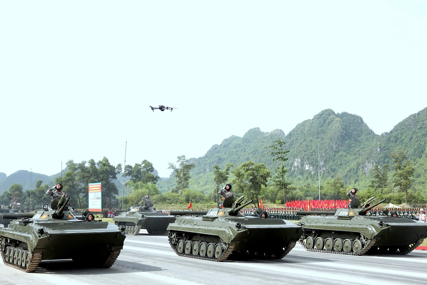 Ngắm dàn vũ khí, khí tài do Việt Nam sản xuất và hiện đại hóa- Ảnh 17.