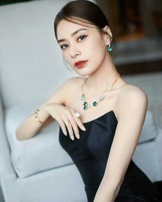 Phát hiện đối tượng được “ngọc nữ” bao nuôi: Ở siêu biệt thự, hàng hiệu dát đầy người- Ảnh 8. Phát hiện đối tượng được “ngọc nữ” bao nuôi: Ở siêu biệt thự, hàng hiệu dát đầy người- Ảnh 8.