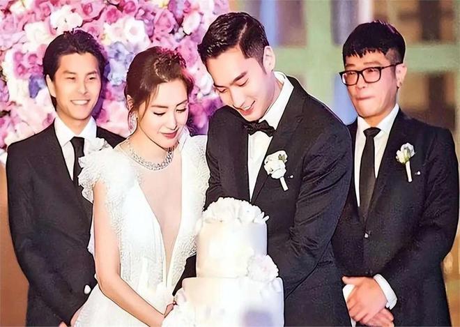 Phát hiện đối tượng được “ngọc nữ” bao nuôi: Ở siêu biệt thự, hàng hiệu dát đầy người- Ảnh 7. Phát hiện đối tượng được “ngọc nữ” bao nuôi: Ở siêu biệt thự, hàng hiệu dát đầy người- Ảnh 7.