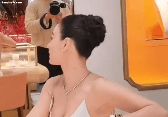 Chẳng ai để mặt mộc lên phim mà đẹp như mỹ nhân này: Nhan sắc hoàn hảo đến vô thực, 100 năm nữa vẫn là thánh visual- Ảnh 1.