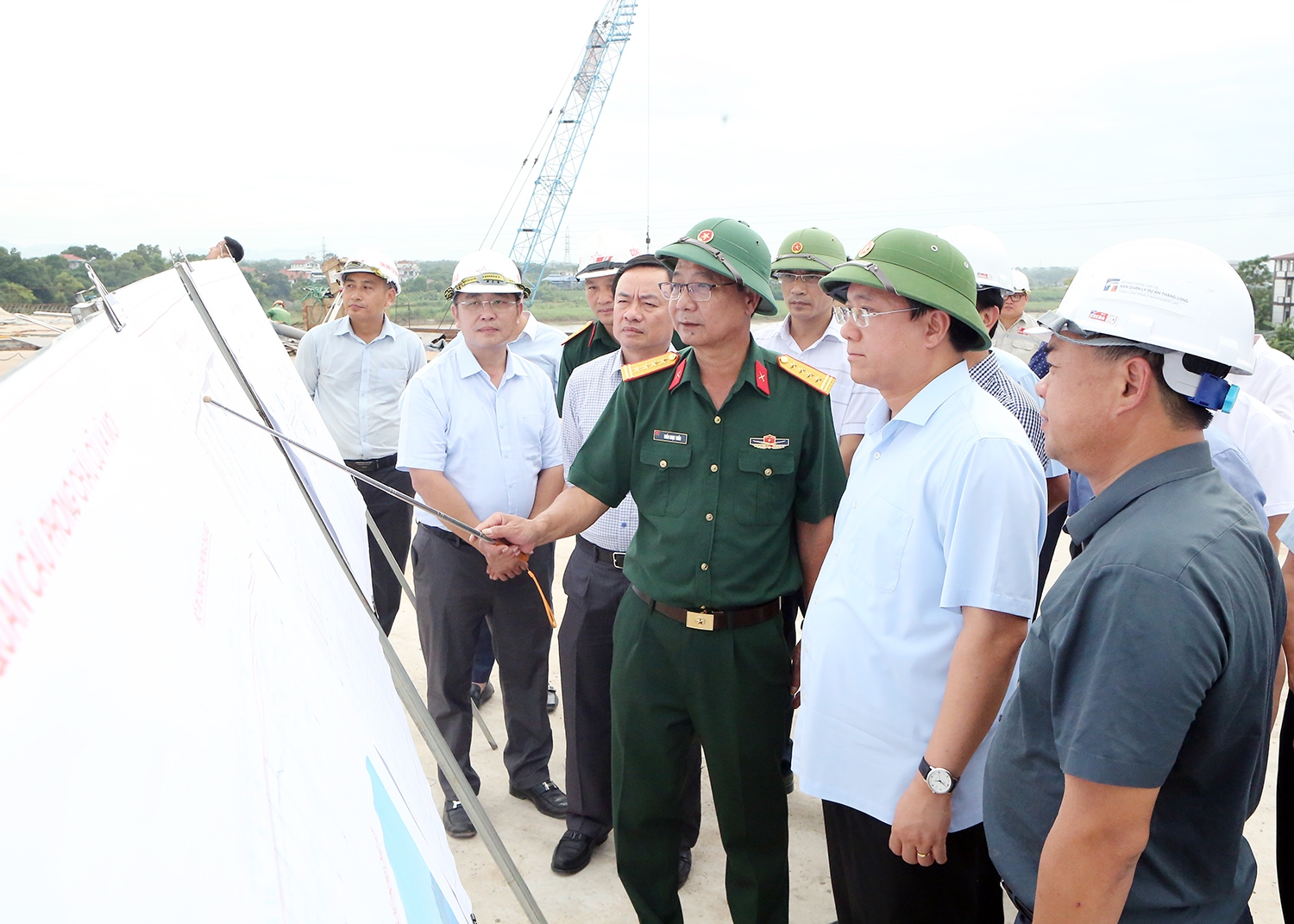 Chỉ 2 tháng nữa, cây cầu bị sập do ảnh hưởng của bão Yagi dự kiến sẽ về đích- Ảnh 1. Chỉ 2 tháng nữa, cây cầu bị sập do ảnh hưởng của bão Yagi dự kiến sẽ về đích- Ảnh 1.