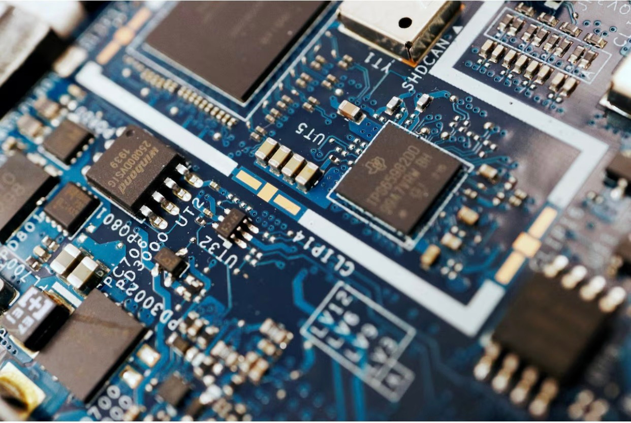 Mỹ sẽ áp thuế 100% với chip bán dẫn- Ảnh 1. Mỹ sẽ áp thuế 100% với chip bán dẫn- Ảnh 1.