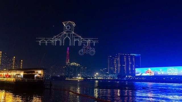 Không chỉ 'bắn pháo hoa' trên TTCK khi SHB và SHS tăng hơn 100%, bầu Hiển sắp mở đại nhạc hội, bay 1.000 drone trên bầu trời Tây Ninh, miễn phí vé- Ảnh 1.
