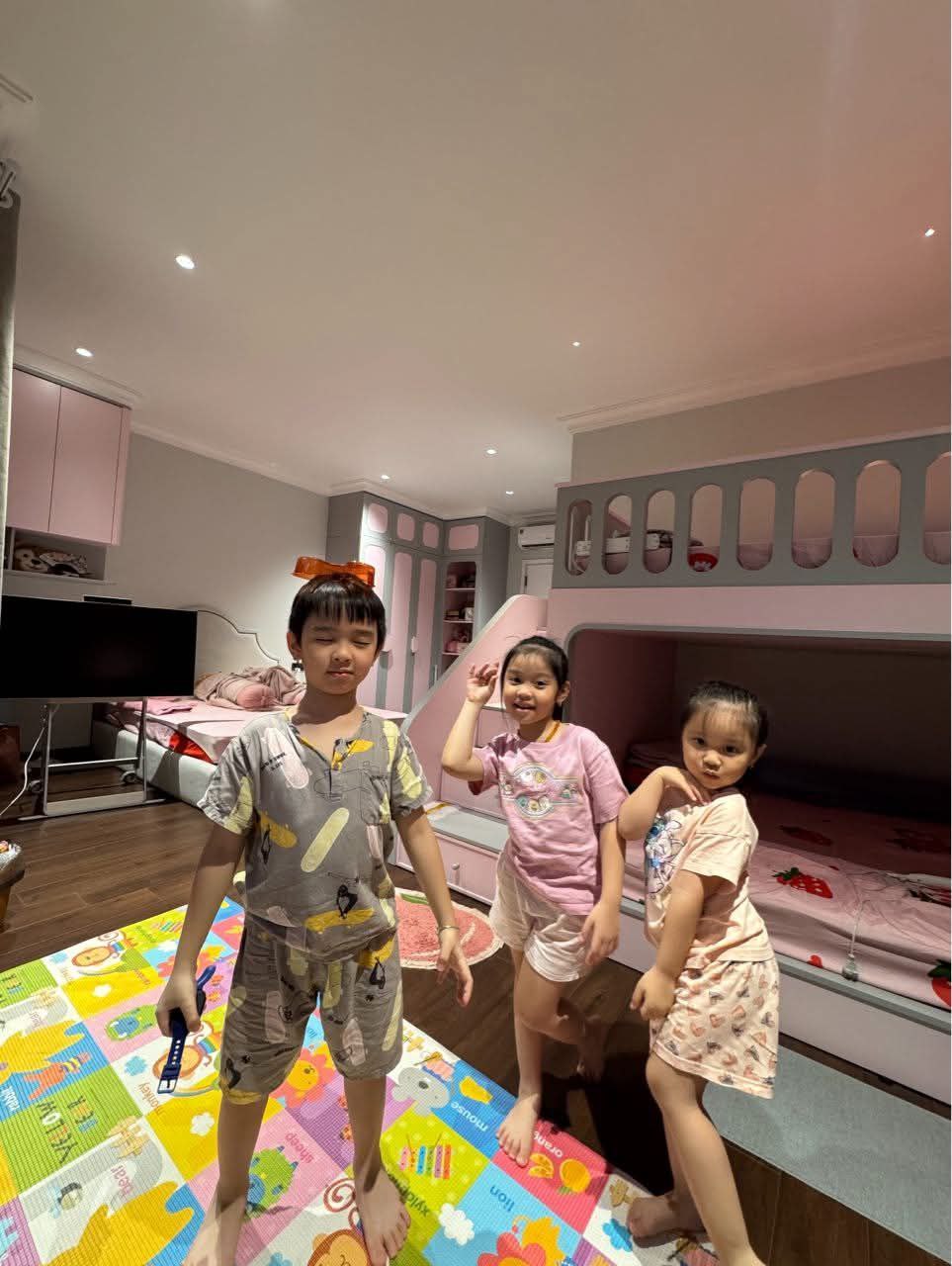 Đại gia như hot mom Hằng Túi cũng phải lên cơn tiền đình vì tiền điện khi "khối nghỉ hè" ở nhà- Ảnh 1.