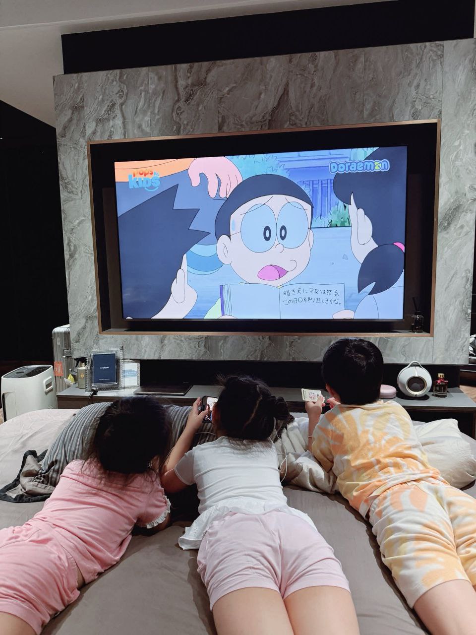 Đại gia như hot mom Hằng Túi cũng phải lên cơn tiền đình vì tiền điện khi "khối nghỉ hè" ở nhà- Ảnh 2.