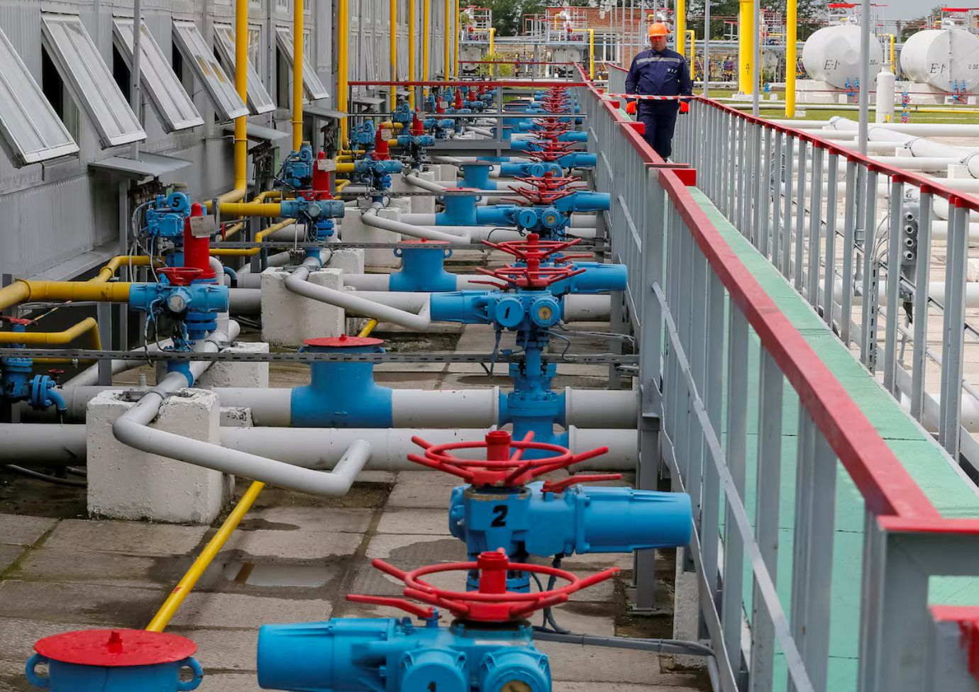 Dự trữ khí đốt của Ukraine xuống mức thấp nhất trong hơn 1 thập kỷ, chỉ còn hơn 30% trong khi mùa đông khắc nghiệt đang đến gần- Ảnh 1. Dự trữ khí đốt của Ukraine xuống mức thấp nhất trong hơn 1 thập kỷ, chỉ còn hơn 30% trong khi mùa đông khắc nghiệt đang đến gần- Ảnh 1.
