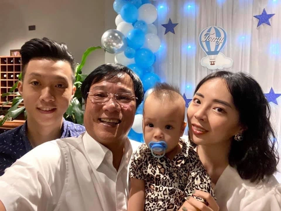 Nam NSND ở chung cư đường Nguyễn Xiển, U70 cực phong độ, viên mãn bên vợ trẻ sau 1 lần đổ vỡ hôn nhân- Ảnh 4. Nam NSND ở chung cư đường Nguyễn Xiển, U70 cực phong độ, viên mãn bên vợ trẻ sau 1 lần đổ vỡ hôn nhân- Ảnh 4.
