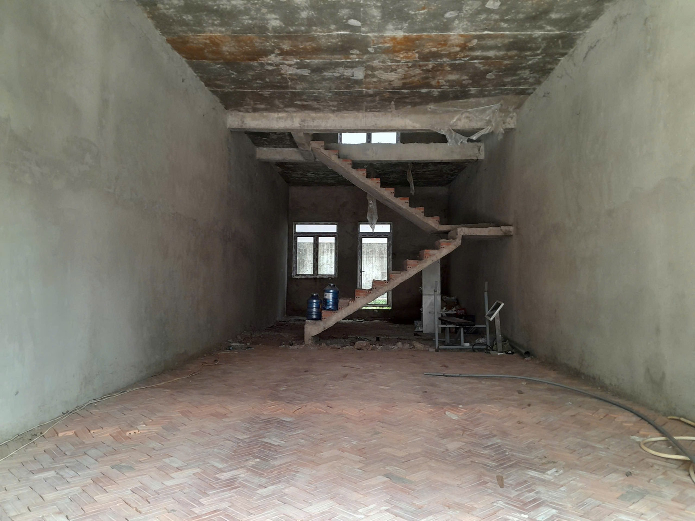 Cận cảnh 42 căn nhà liền kề xây không phép, chủ đầu tư 'biến mất'- Ảnh 6. Cận cảnh 42 căn nhà liền kề xây không phép, chủ đầu tư 'biến mất'- Ảnh 6.