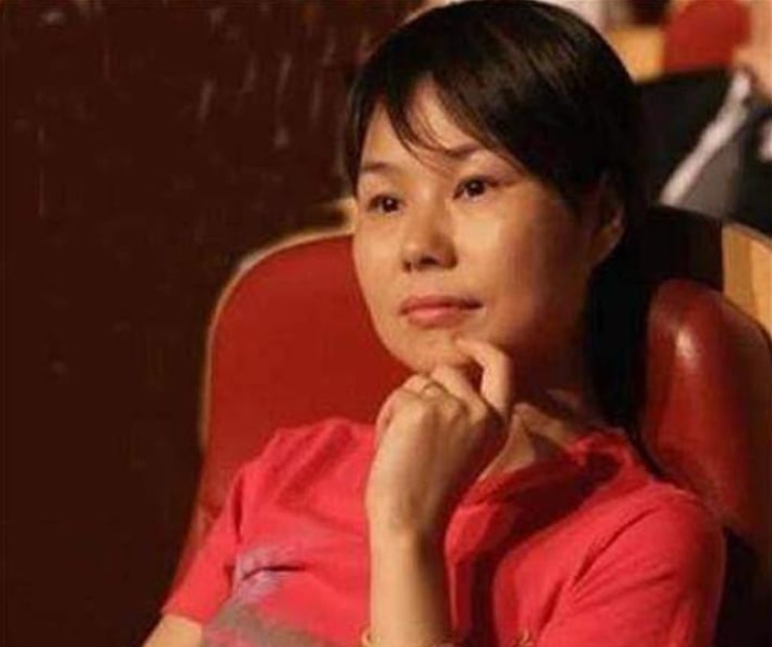 Vợ tỷ phú Jack Ma từ bỏ làm sếp về làm nội trợ chỉ bởi câu nói của chồng: "Gia đình này cần em hơn Alibaba"- Ảnh 1.