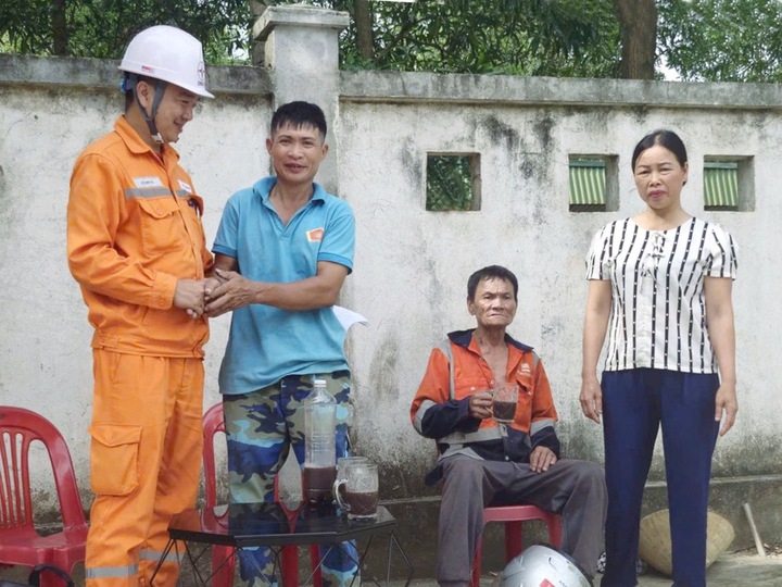 Rò rỉ điện sau công tơ khiến hoá đơn tăng vọt: Khách hàng cần chủ động kiểm tra- Ảnh 4. Rò rỉ điện sau công tơ khiến hoá đơn tăng vọt: Khách hàng cần chủ động kiểm tra- Ảnh 4.