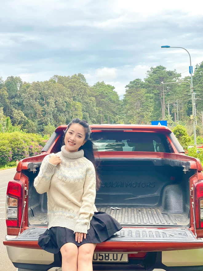 Giọng đọc miền Nam hiếm hoi trong lễ diễu binh 2/9: Là Thượng úy, mẹ 3 con vẫn xinh đẹp- Ảnh 2.