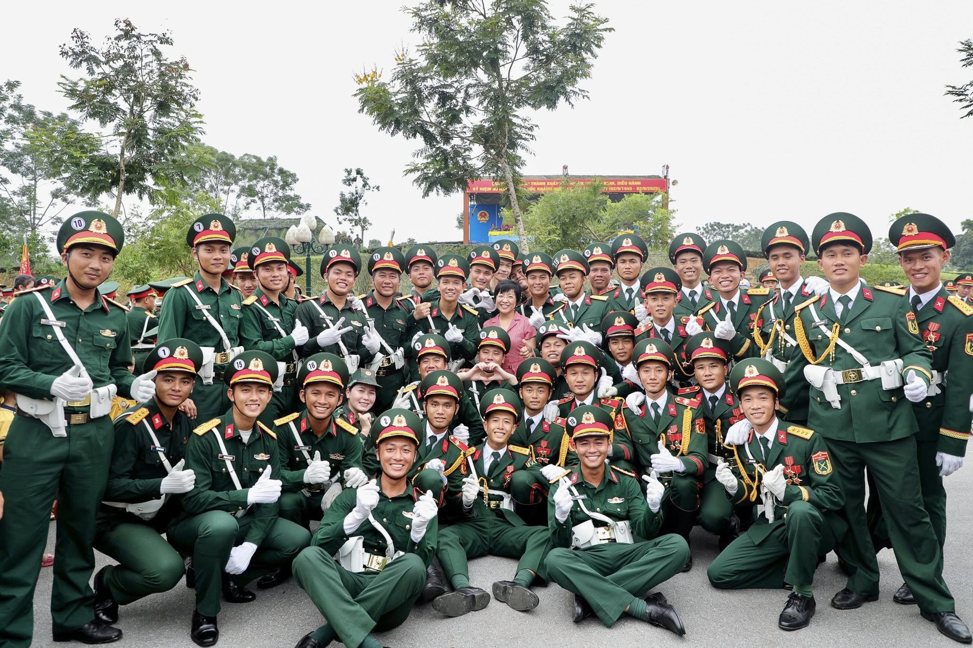 MC Thảo Vân khui trúng 