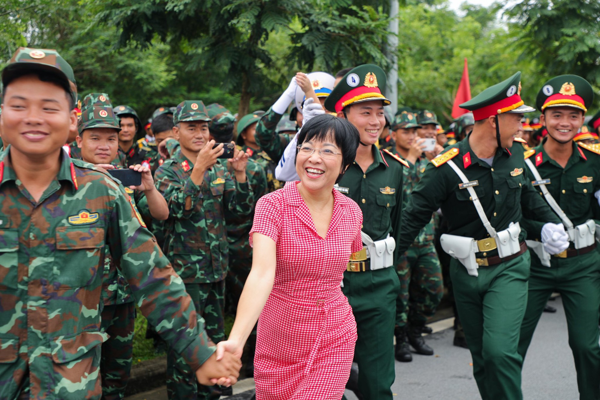 MC Thảo Vân khui trúng 