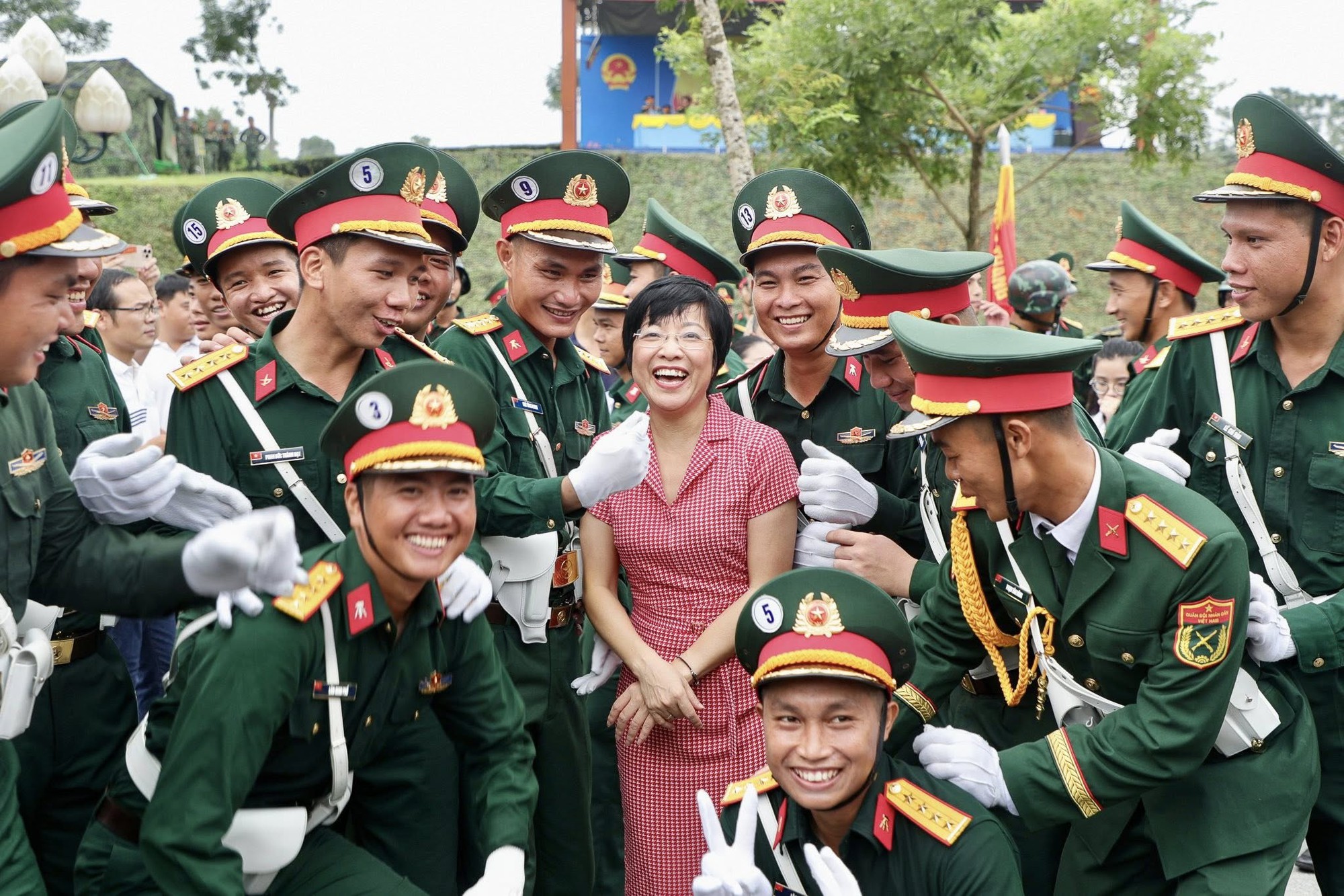 MC Thảo Vân khui trúng 