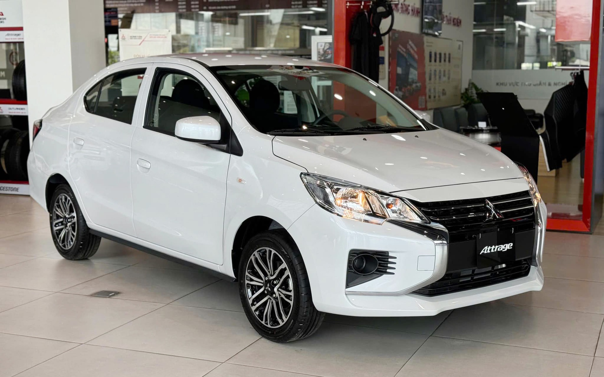 Mitsubishi Xforce rẻ kỷ lục sau khi áp khuyến mãi này: ‘Trừ sạch’ còn từ 539 triệu đồng, tạo áp lực lớn cho Yaris Cross, Creta- Ảnh 3.