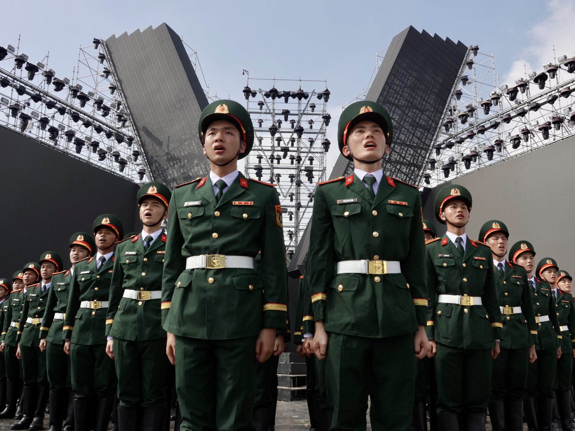 Tuyệt đối điện ảnh: Đội hình từng duyệt binh tại Matxcơva luyện tập cho concert Quốc gia tại Mỹ Đình- Ảnh 8.