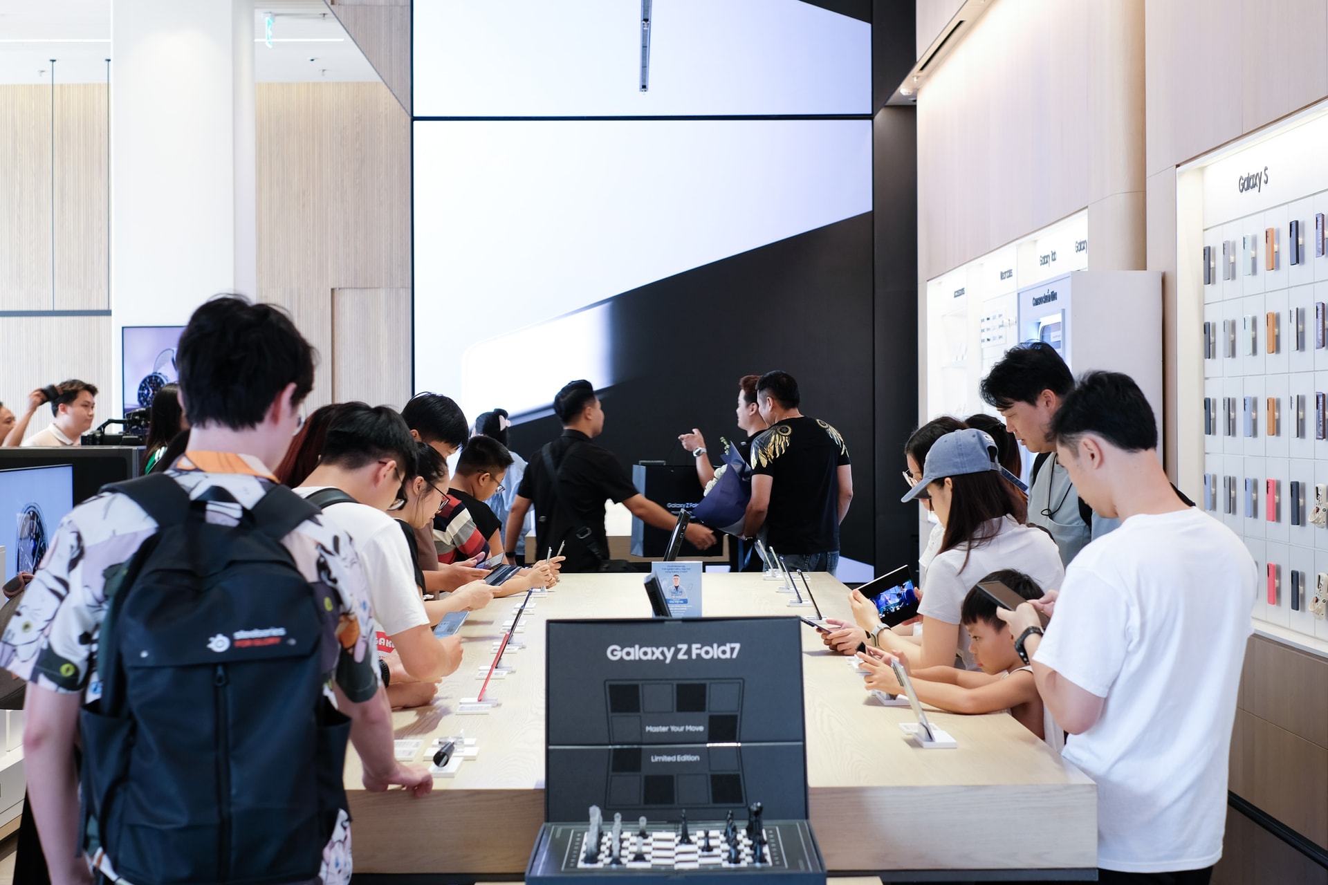 Samsung không ngại đối thủ làm điện thoại gập: 'Càng nhiều lựa chọn, người dùng càng có lợi'- Ảnh 2.
