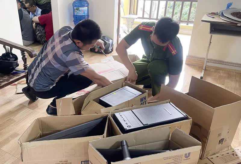 Phá đường dây mua bán hơn 300.000 tài khoản cá nhân để lừa đảo trên không gian mạng- Ảnh 3. Phá đường dây mua bán hơn 300.000 tài khoản cá nhân để lừa đảo trên không gian mạng- Ảnh 3.