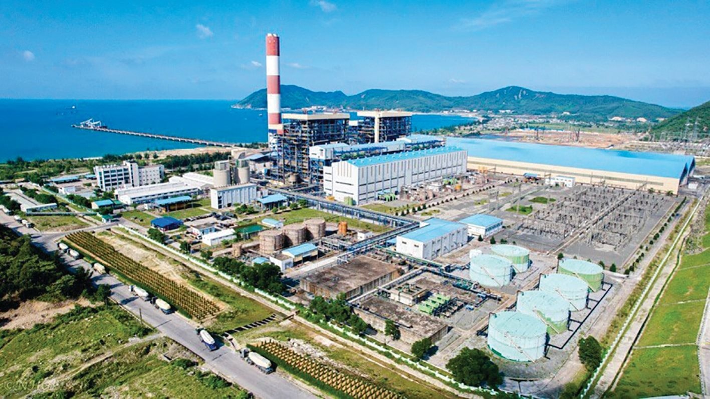 Điện mặt trời quy mô lớn sẽ đồng loạt triển khai cho các nhà máy VinFast và nhà máy pin: Giá trị cực lớn!- Ảnh 2. Điện mặt trời quy mô lớn sẽ đồng loạt triển khai cho các nhà máy VinFast và nhà máy pin: Giá trị cực lớn!- Ảnh 2.