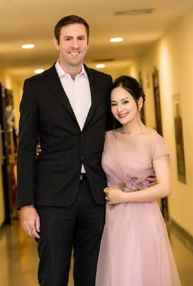 Nam MC nói thẳng Lan Phương: "Họ không có trách nhiệm làm hài lòng bạn!"- Ảnh 1. Nam MC nói thẳng Lan Phương: "Họ không có trách nhiệm làm hài lòng bạn!"- Ảnh 1.