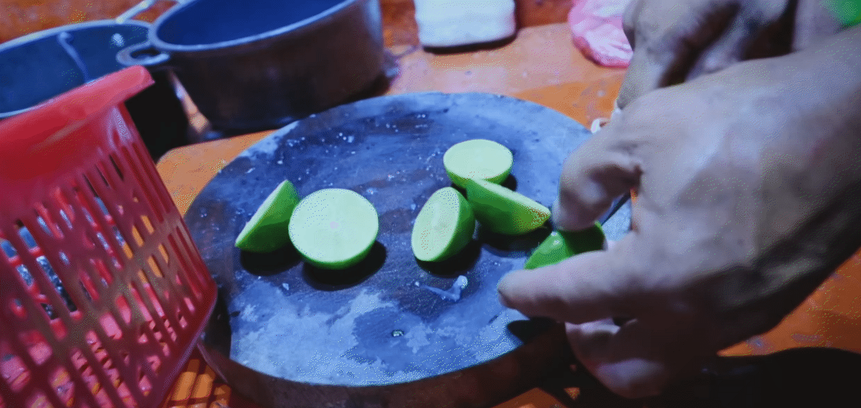 Hai loại trái cây không thể thiếu trong mỗi chuyến ra khơi của dân biển, linh hồn của những "bữa tiệc" giữa đại dương- Ảnh 2.